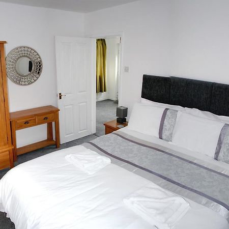 Woburn Hill Hotel Cemaesi-öböl Kültér fotó
